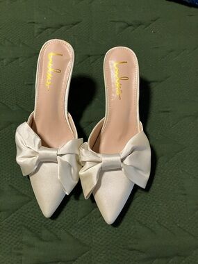 Lulu's Ivory Satin Bow Pointed-Toe Mules Size 8